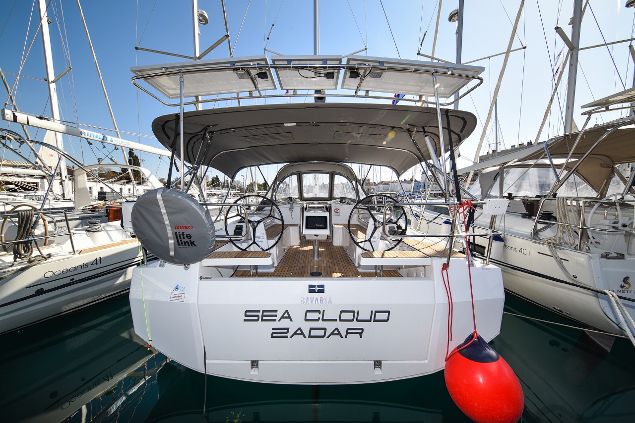 Bavaria C38 — photo 10