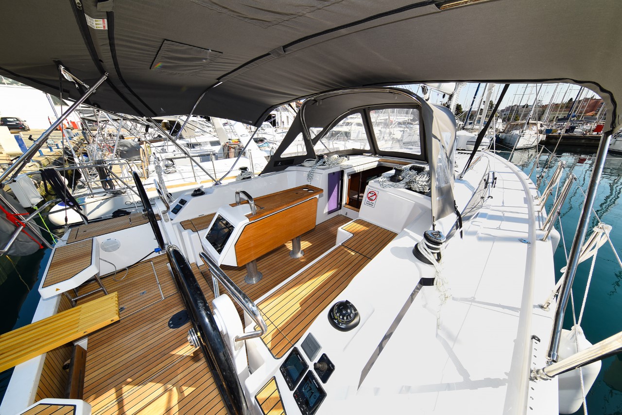 Bavaria C38 — photo 13
