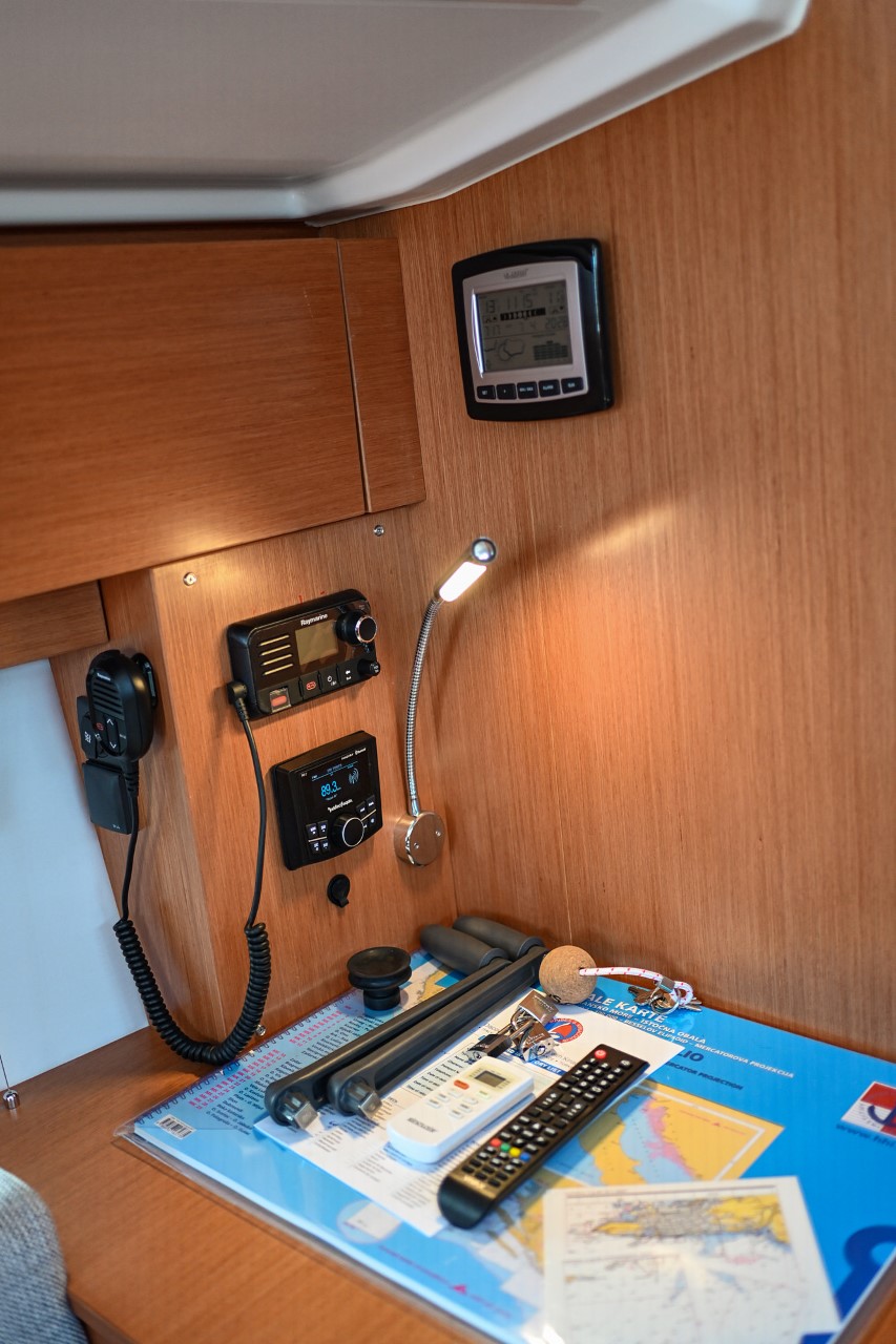 Bavaria C38 — photo 16