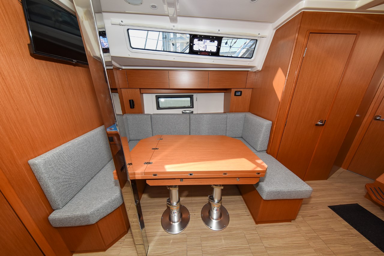 Bavaria C38 — photo 18