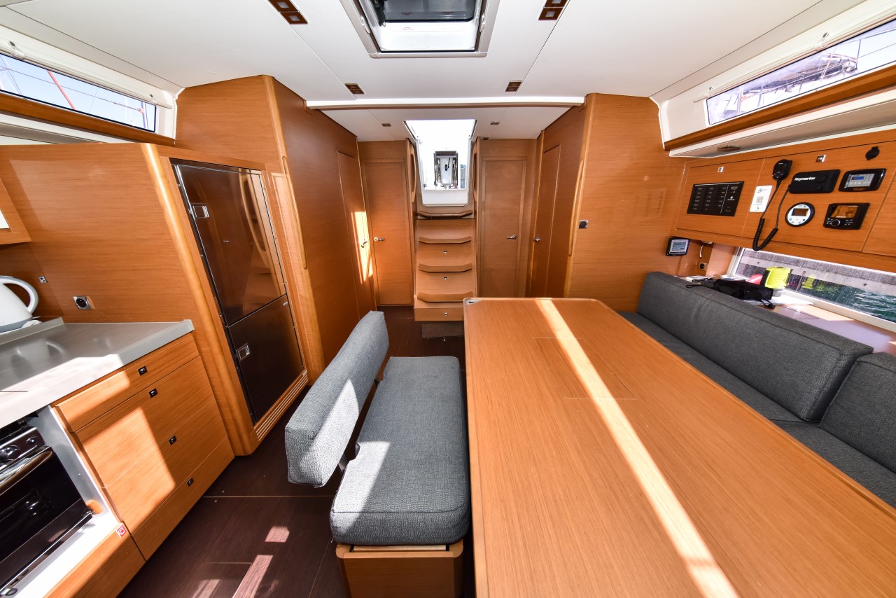 Dufour 470 - 4 + 1 cab. — photo 15