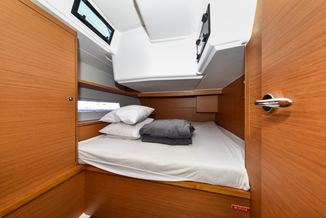 Dufour 470 - 4 + 1 cab. — photo 17
