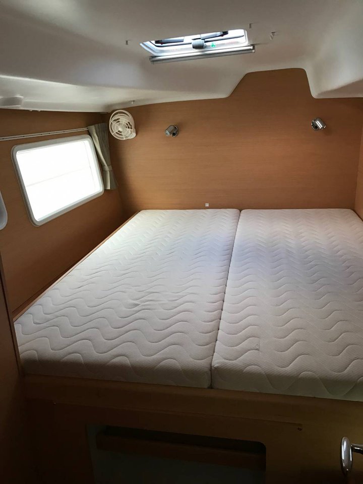 Lagoon 380 - 4 + 2 cab. — photo 5