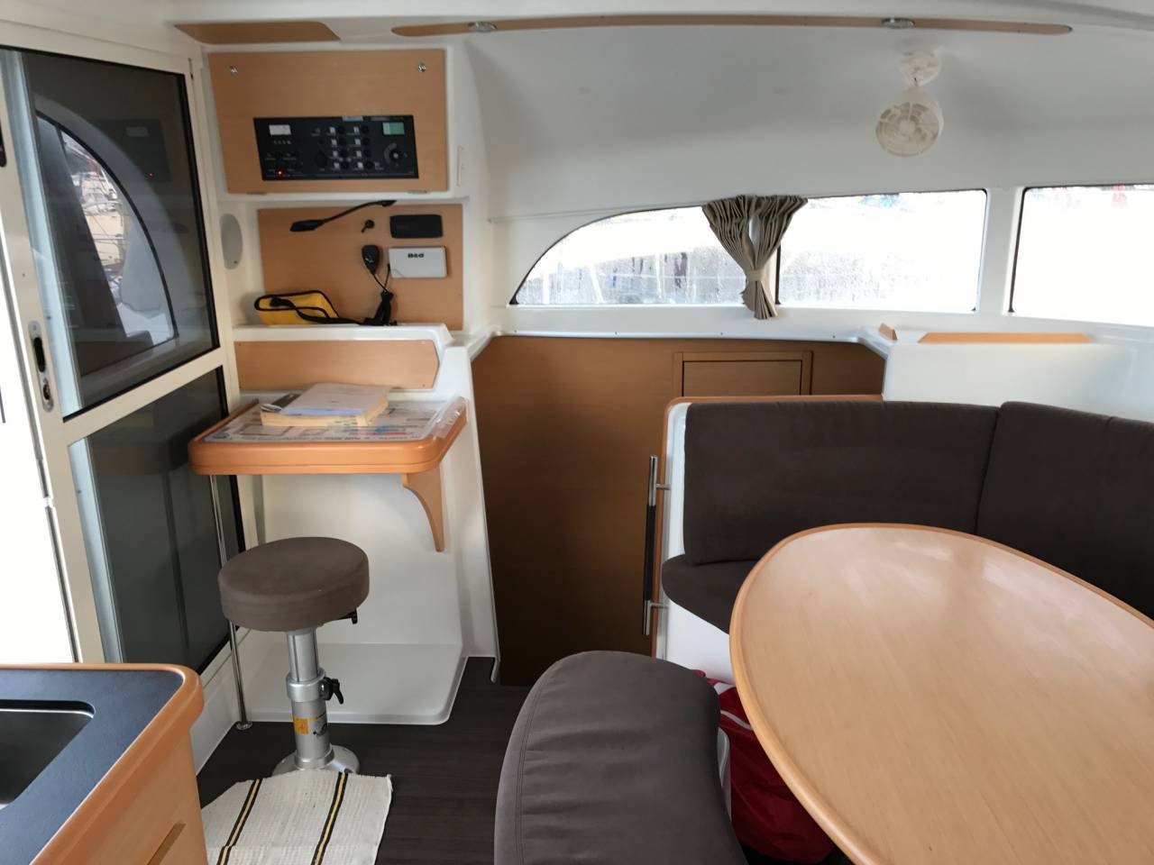 Lagoon 380 S2 - 4 + 2 cab. — photo 4