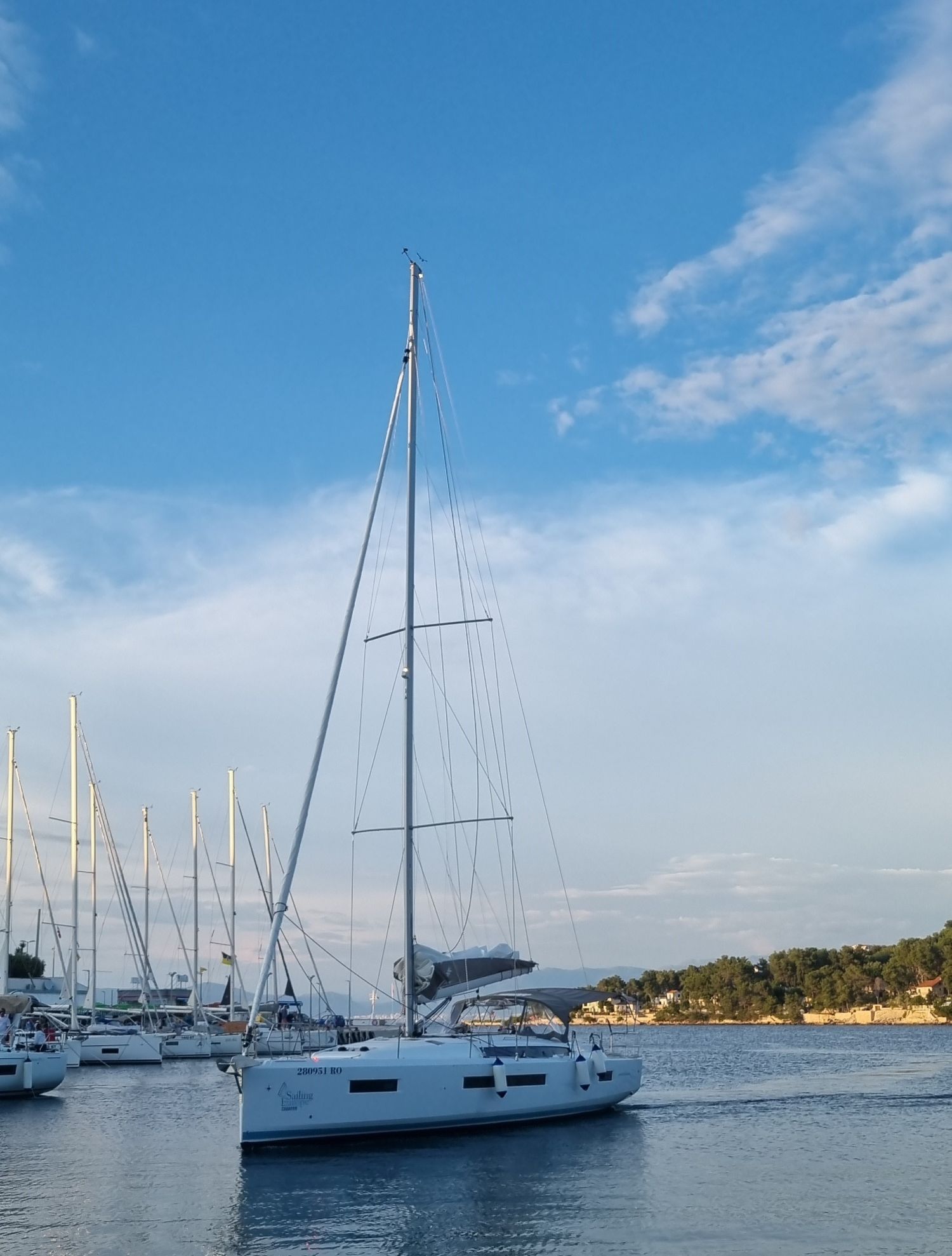 Sun Odyssey 490 - 5 + 1 cab. — photo 6