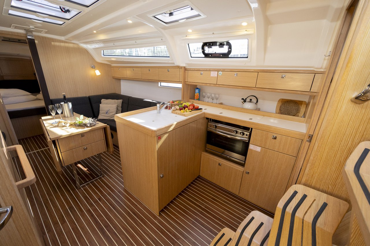 Bavaria Cruiser 37 Style — photo 32