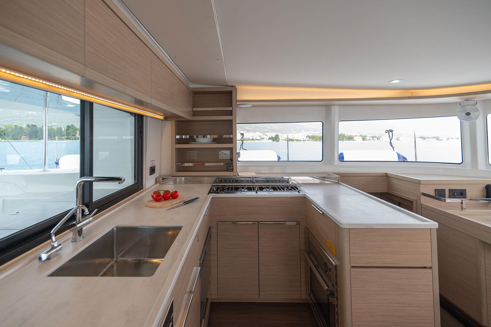 Lagoon 46 - 4 + 2 cab. — photo 14