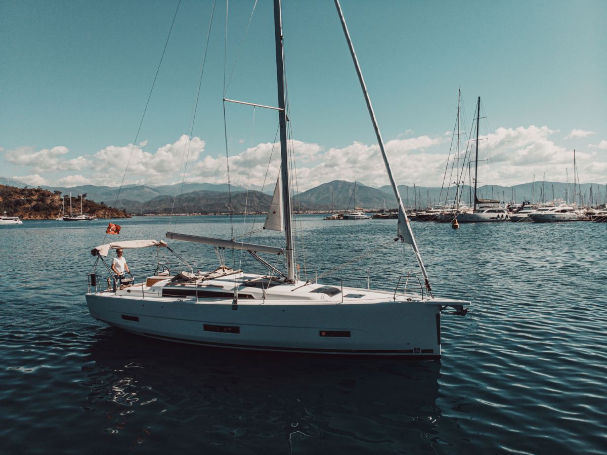 Dufour 390 — photo 1