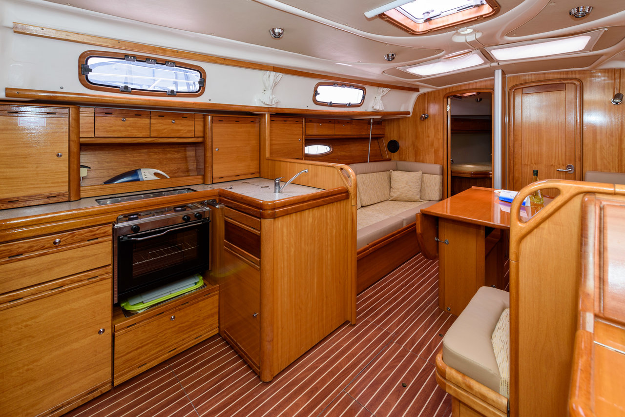 Bavaria 37 Cruiser — photo 5