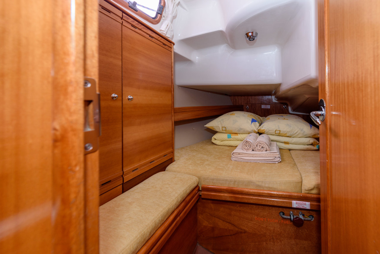 Bavaria 37 Cruiser — photo 8