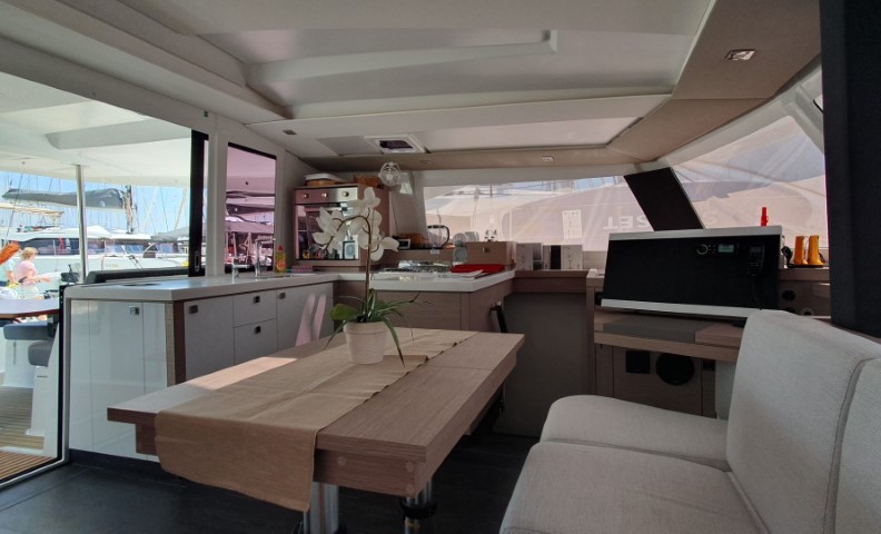 Fountaine Pajot Astrea 42 - 4 + 1 cab. — photo 9