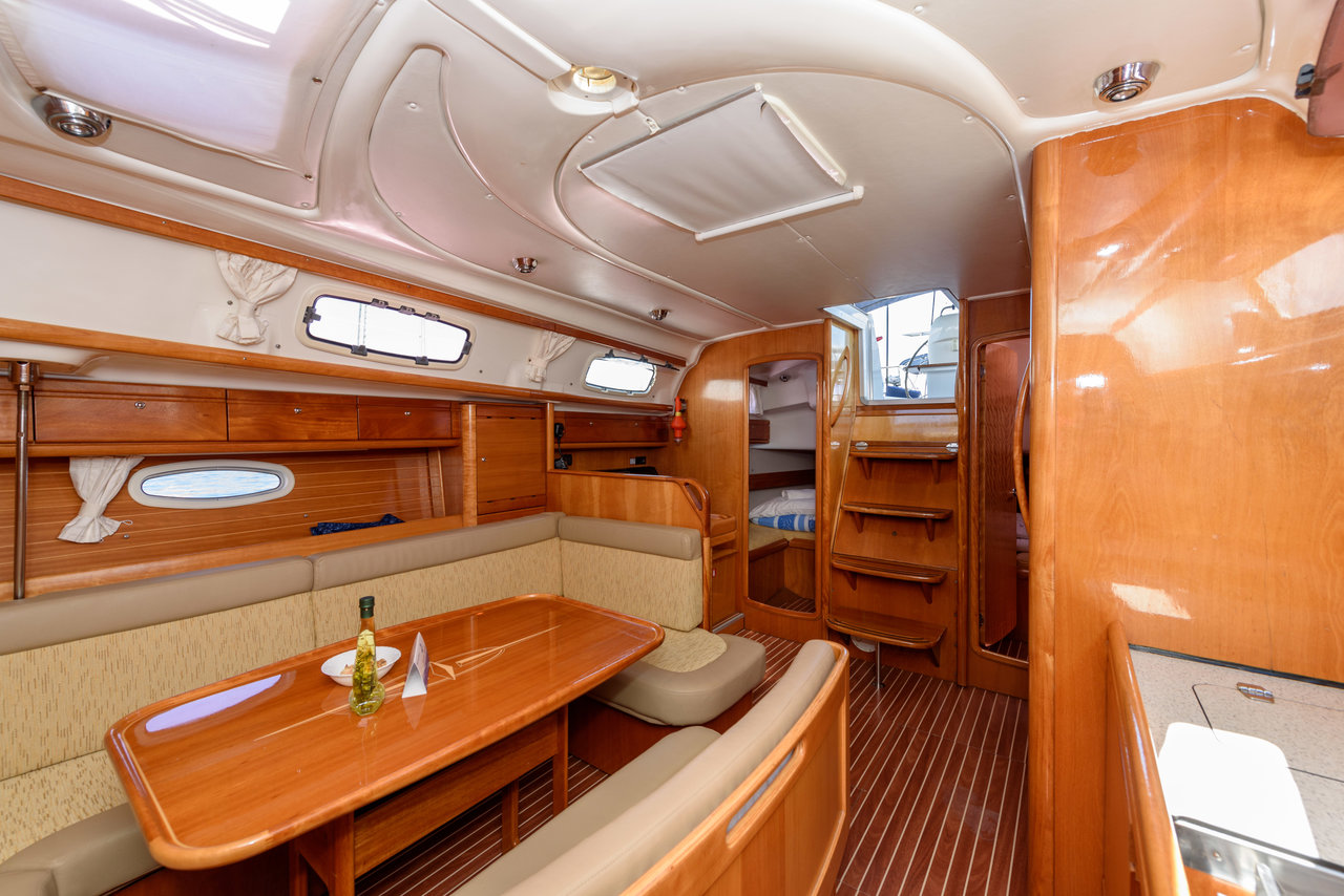 Bavaria 39 Cruiser — photo 8