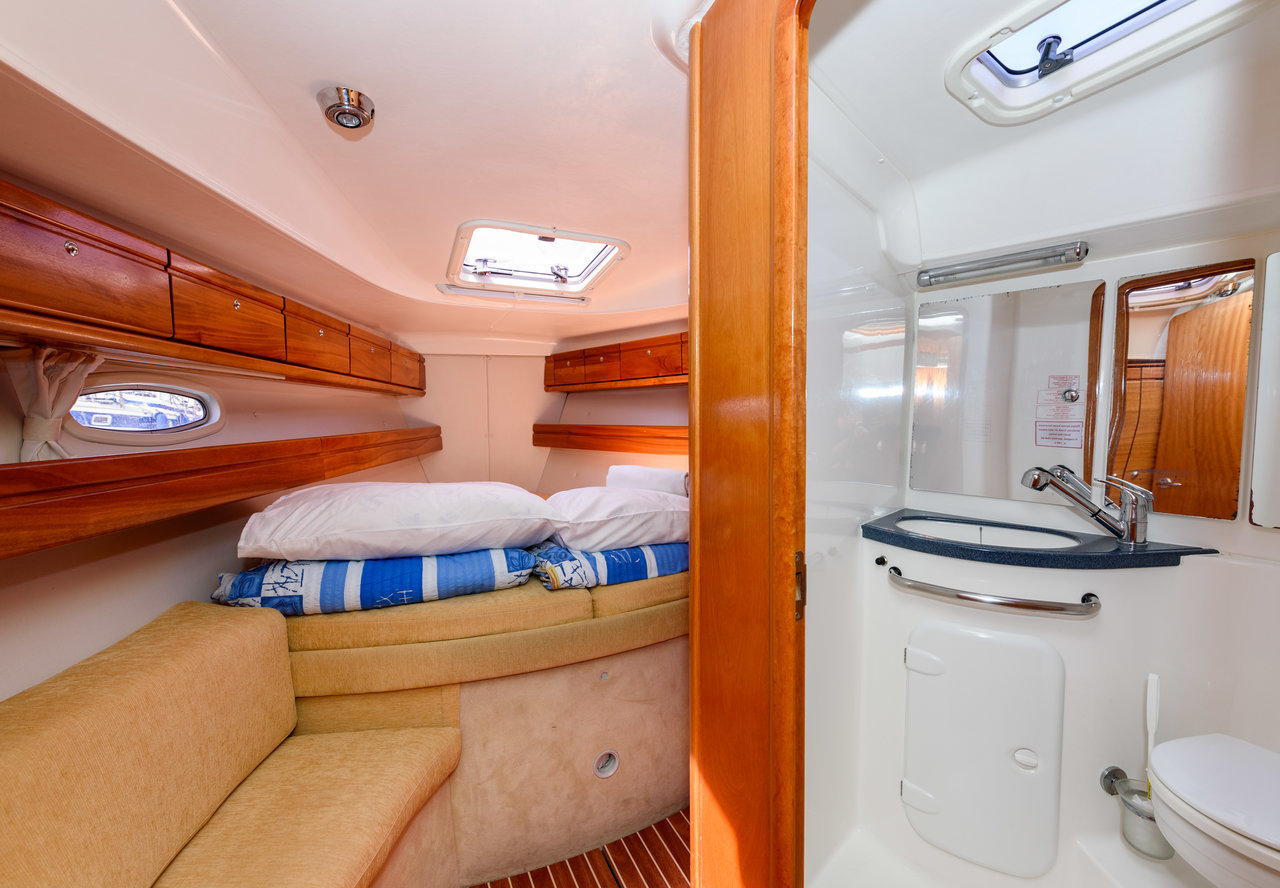 Bavaria 39 Cruiser — photo 11