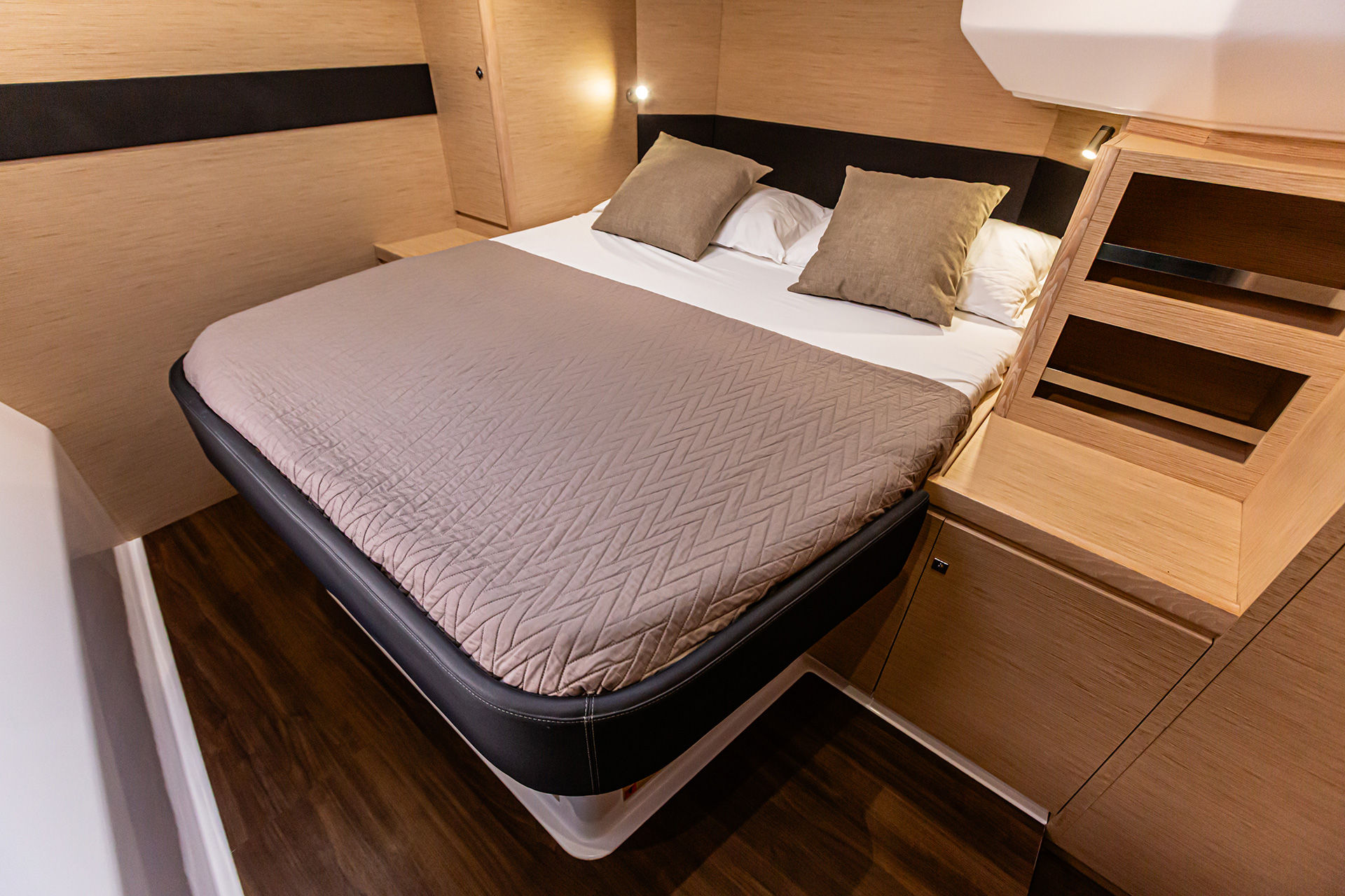 Dufour 48 Catamaran - 5 + 1 cab. — photo 3