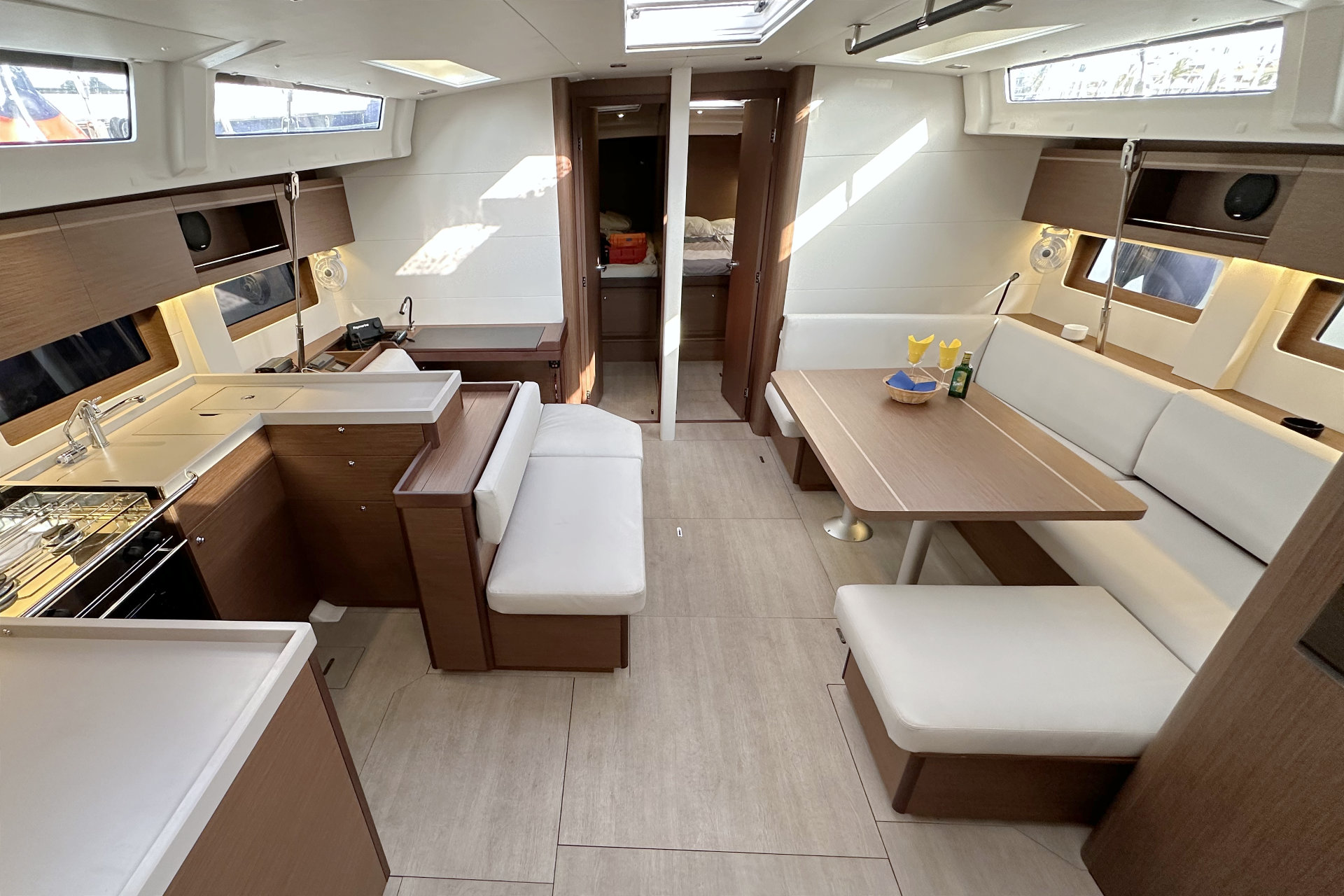 Oceanis 51.1 — photo 9