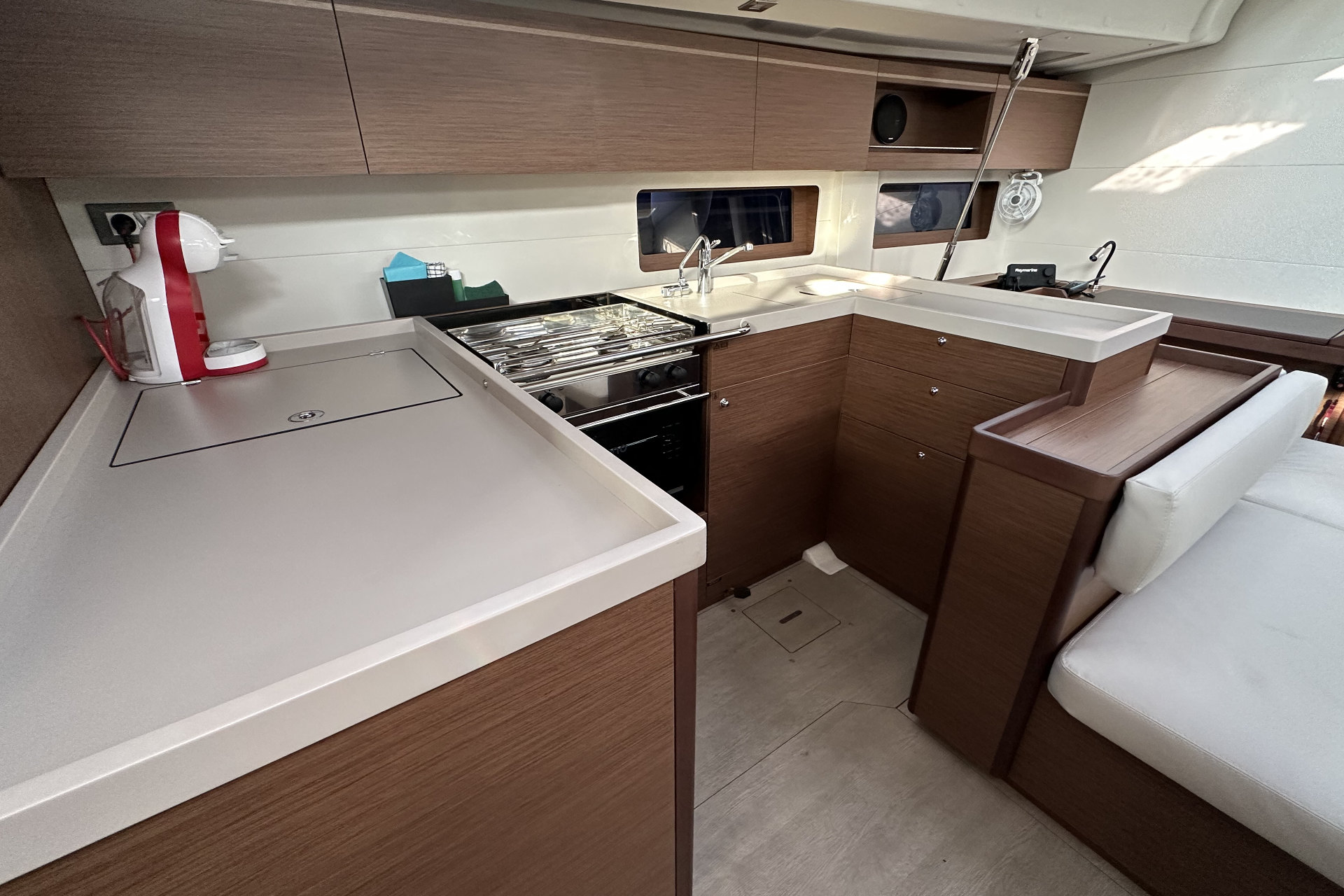 Oceanis 51.1 — photo 11