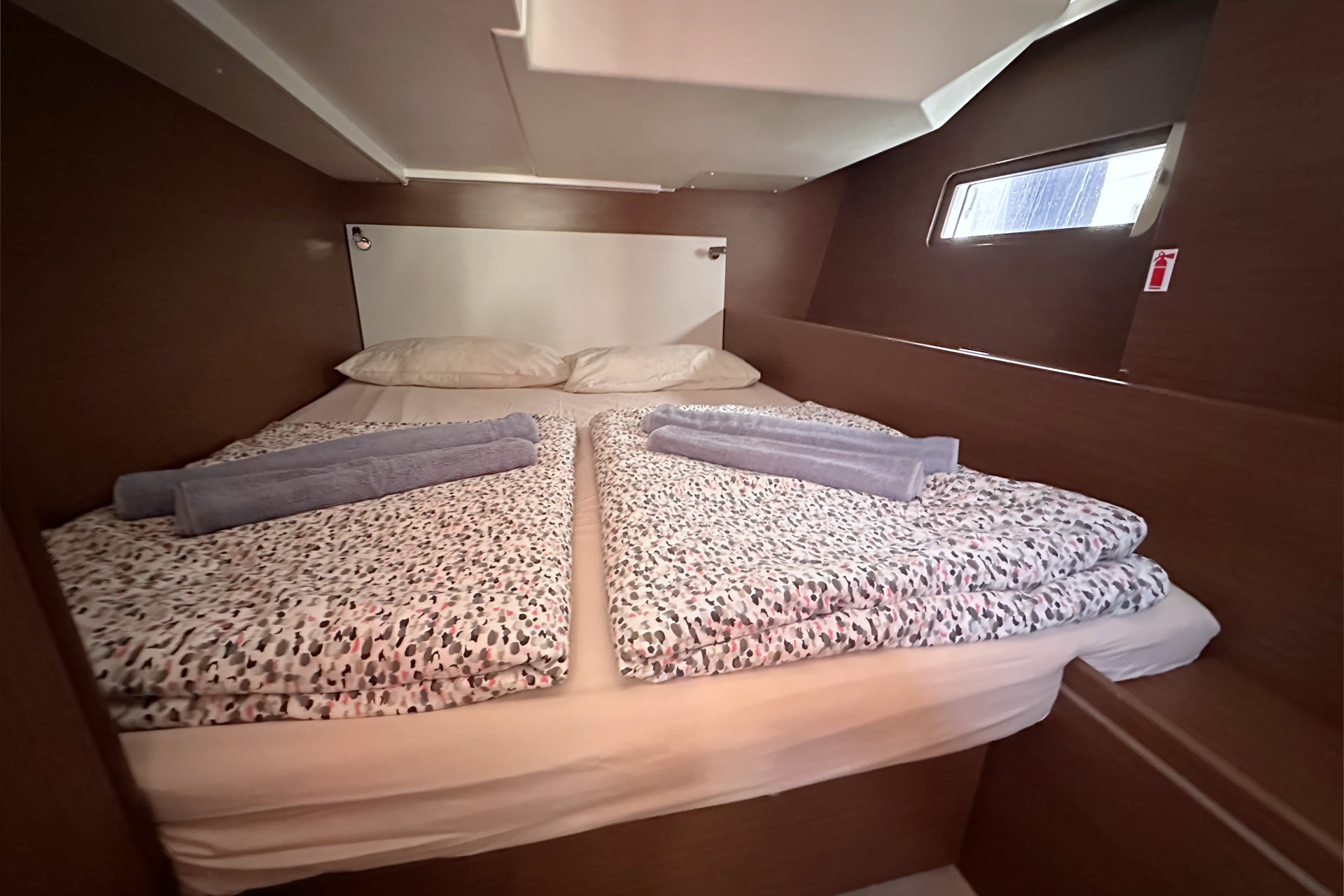 Oceanis 51.1 — photo 17