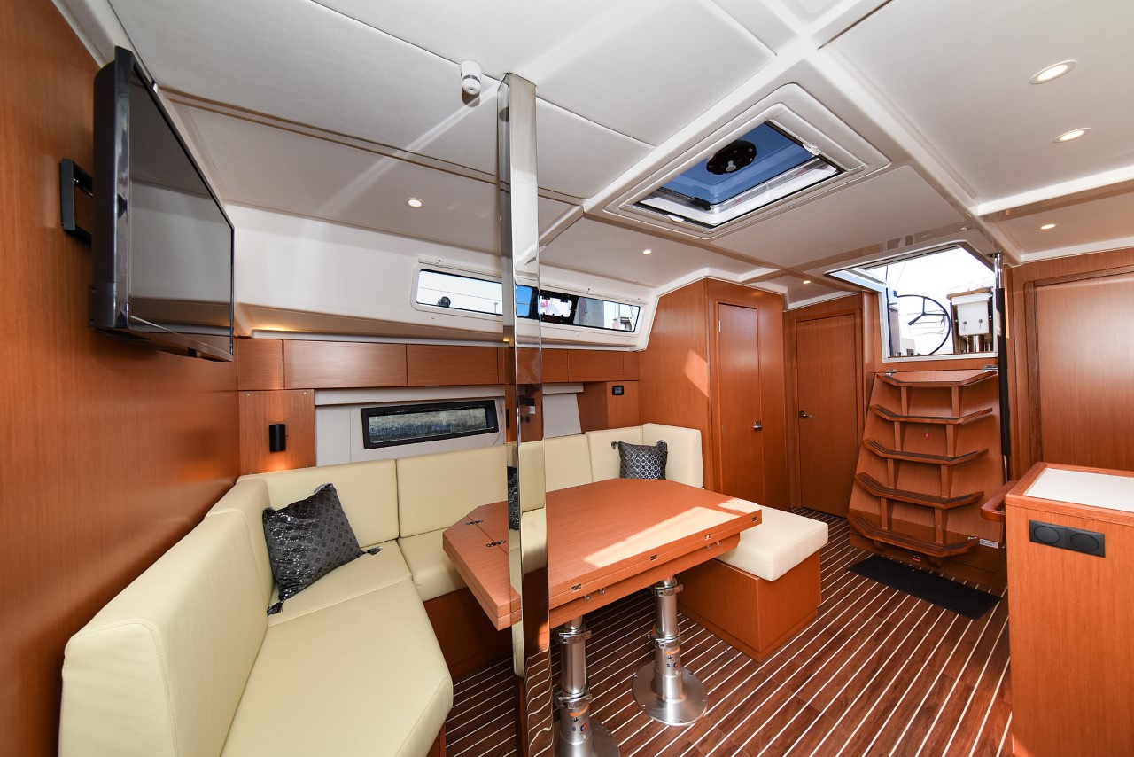 Bavaria C42 — photo 25
