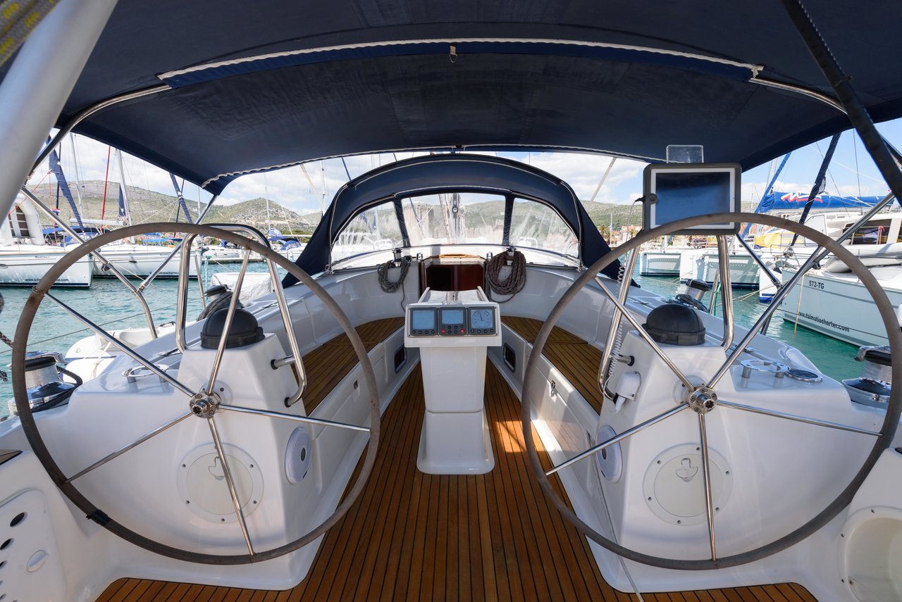 Bavaria 40 Cruiser — photo 3