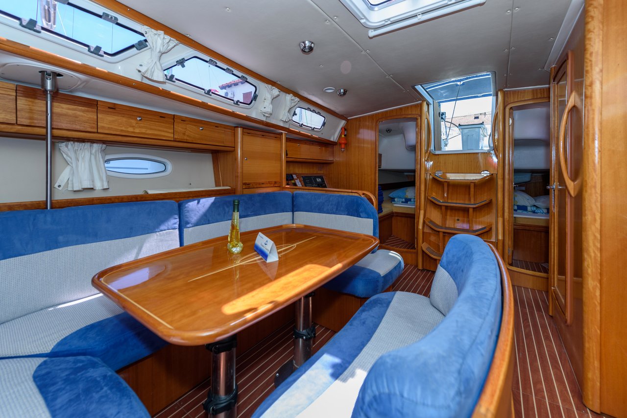 Bavaria 40 Cruiser — photo 8
