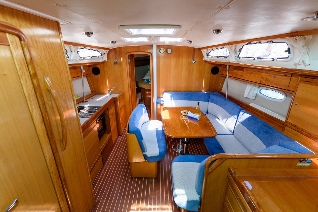 Bavaria 40 Cruiser — photo 9
