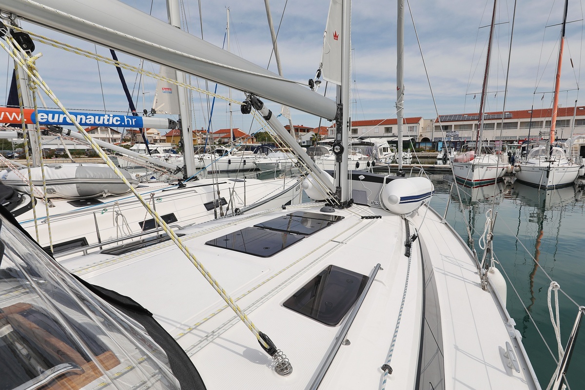 Bavaria Cruiser 37 - 3 cab. — photo 4