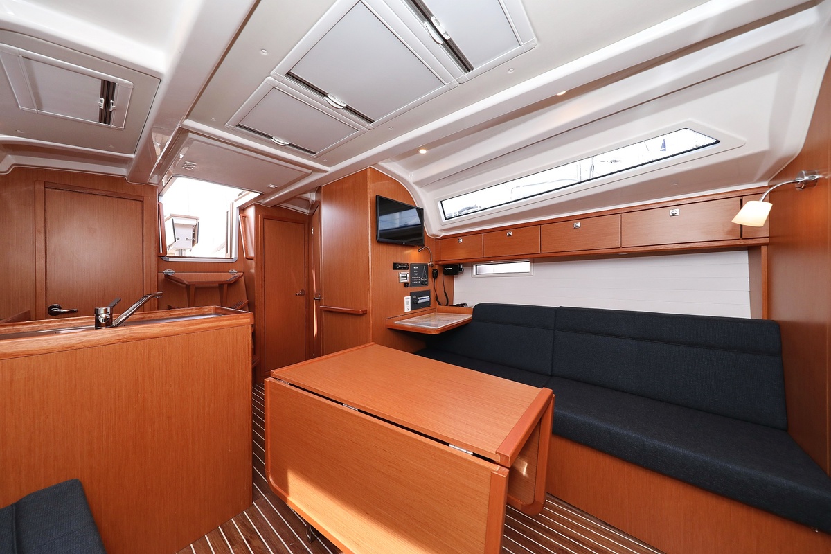 Bavaria Cruiser 37 - 3 cab. — photo 11