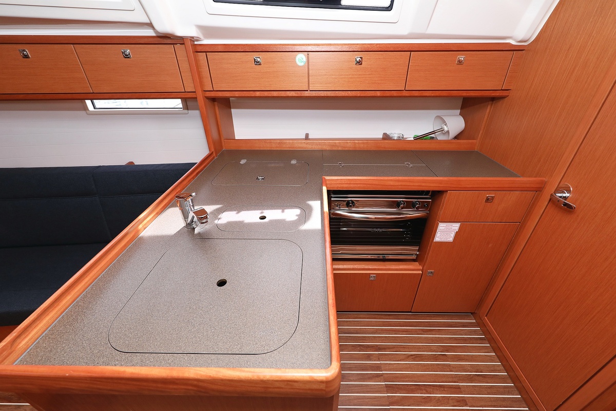 Bavaria Cruiser 37 - 3 cab. — photo 12