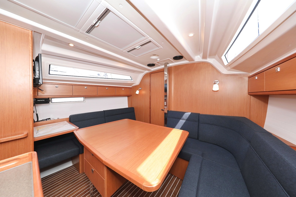 Bavaria Cruiser 37 - 3 cab. — photo 14