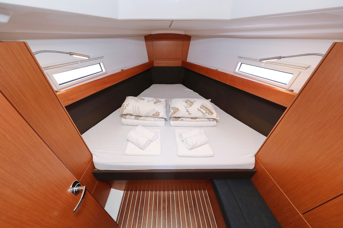 Bavaria Cruiser 37 - 3 cab. — photo 18