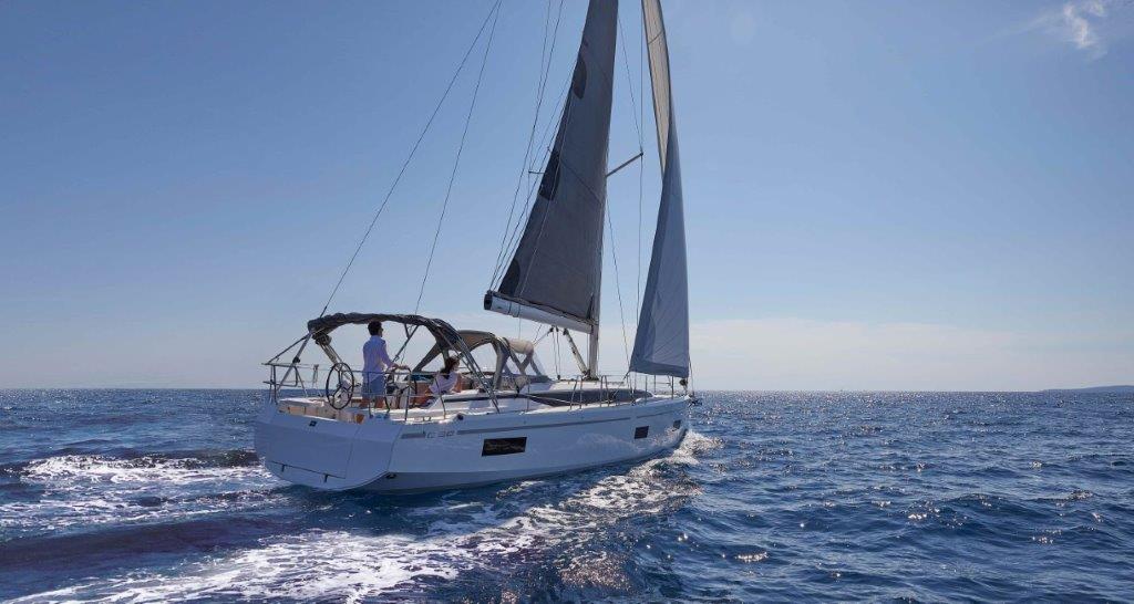Bavaria C38 — photo 8