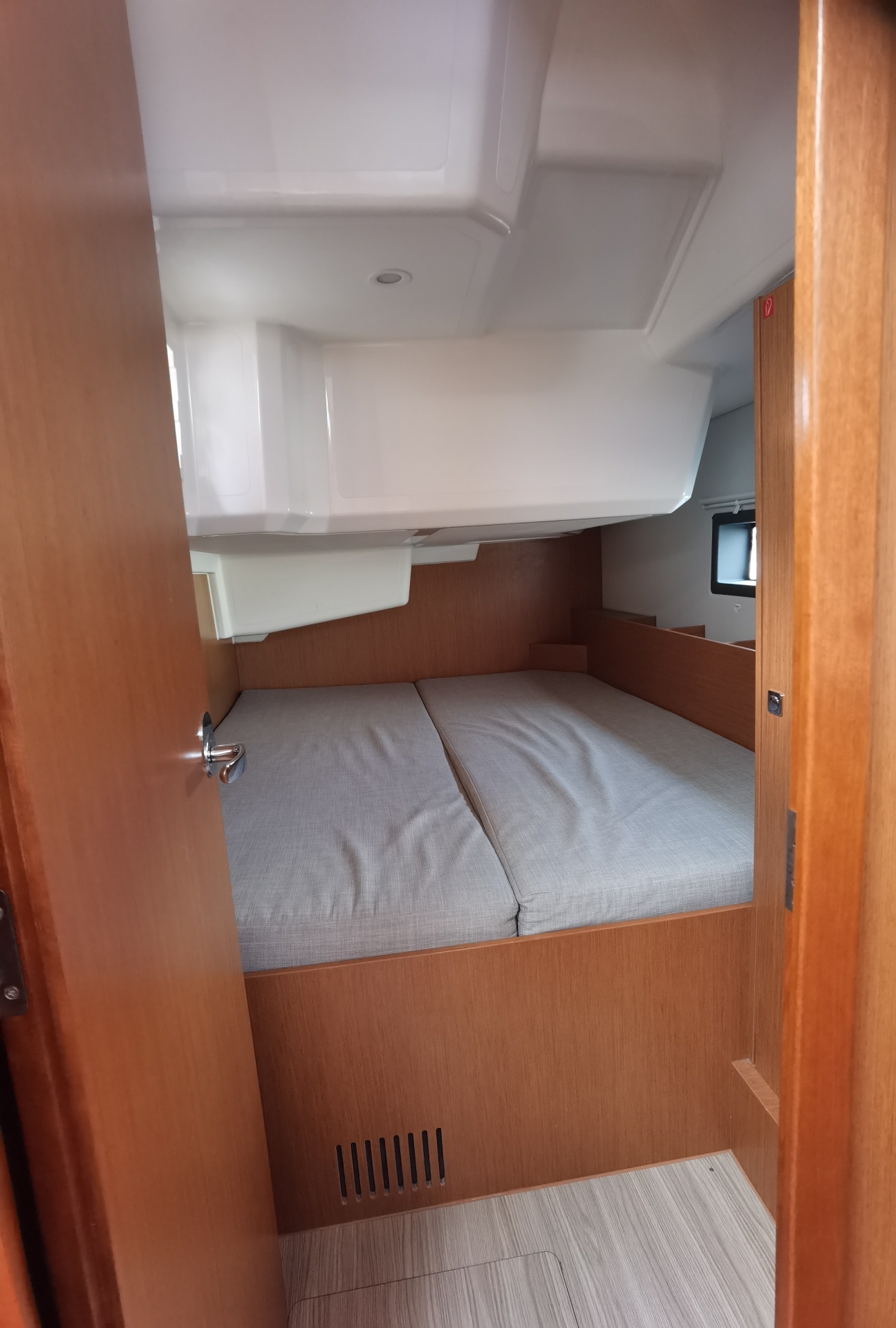 Bavaria C38 — photo 10