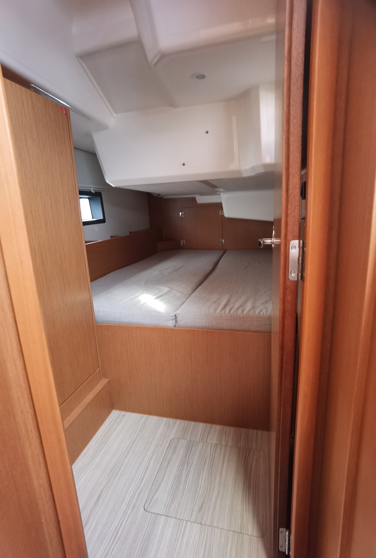 Bavaria C38 — photo 11