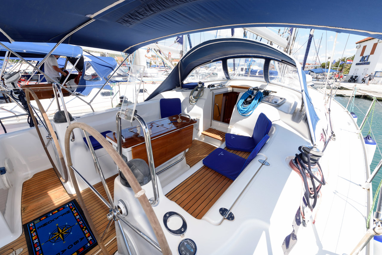 Bavaria 42 Cruiser — photo 3