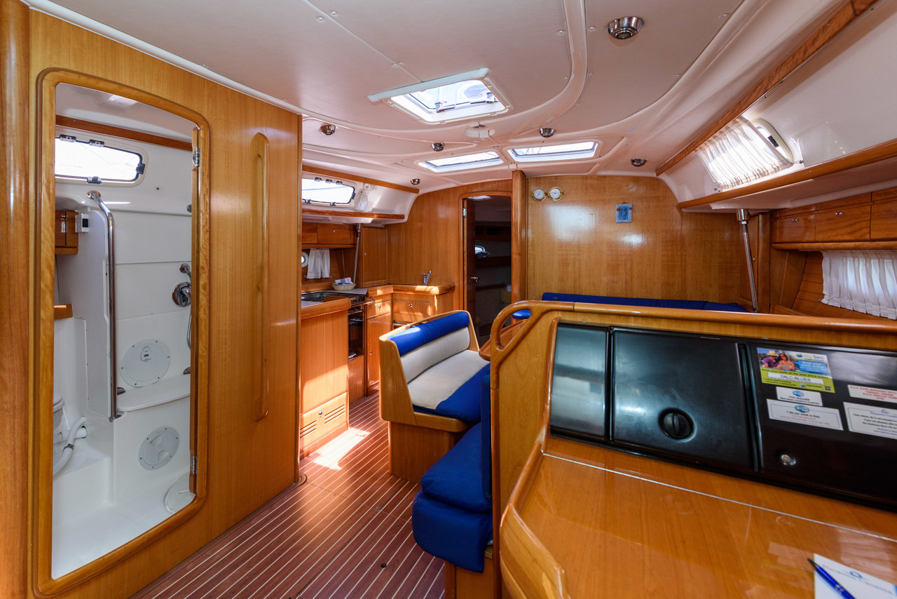 Bavaria 42 Cruiser — photo 4