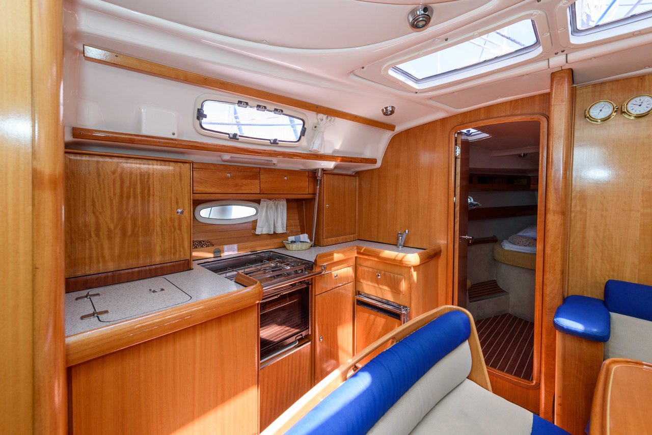 Bavaria 42 Cruiser — photo 5