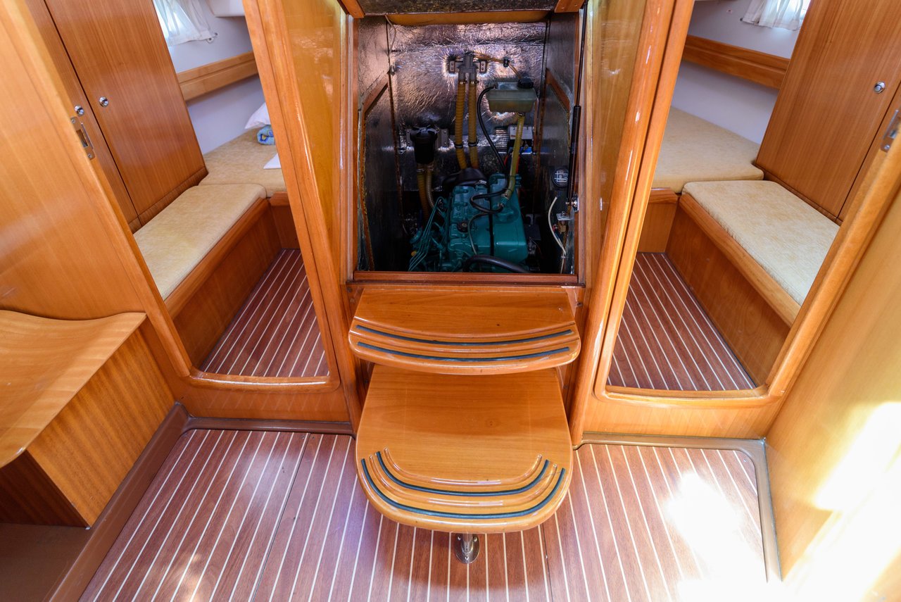 Bavaria 42 Cruiser — photo 10