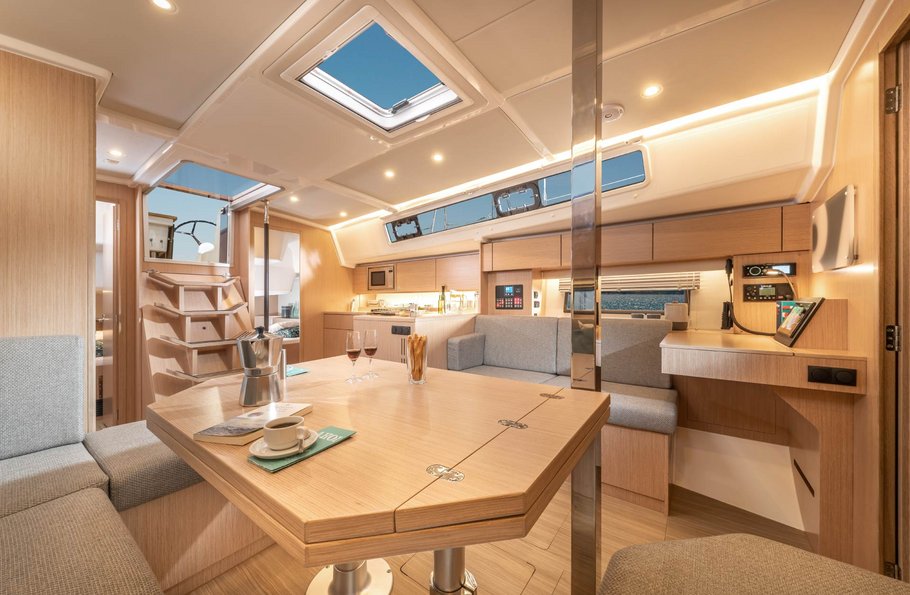 Bavaria C42 — photo 5