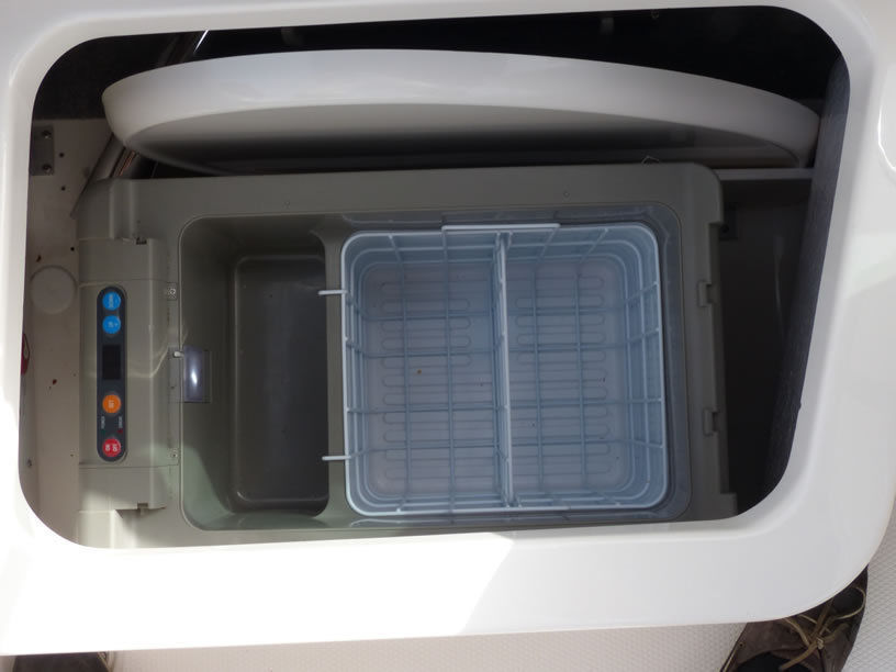 Chaparral 225 SSi Cuddy — photo 15