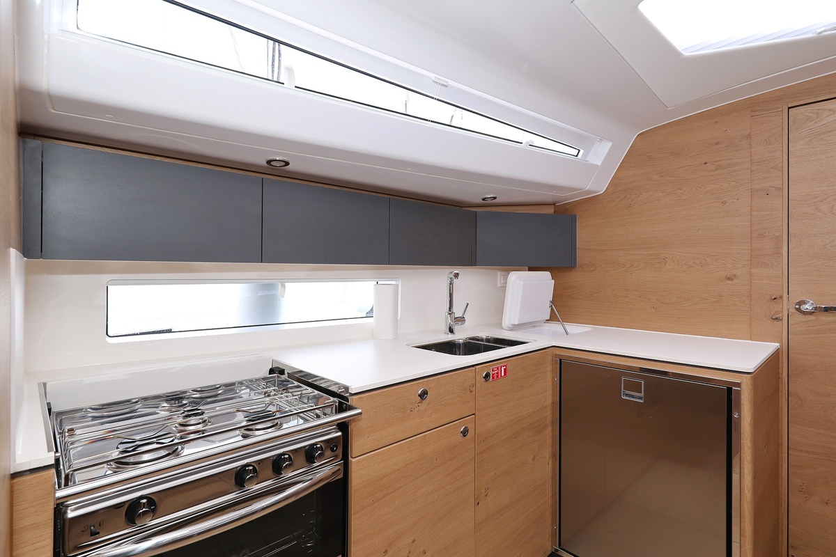 Elan Impression 45 - 3 cab. — photo 15