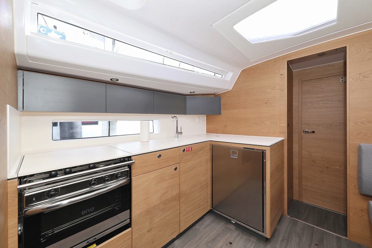 Elan Impression 45 - 4 cab. — photo 17