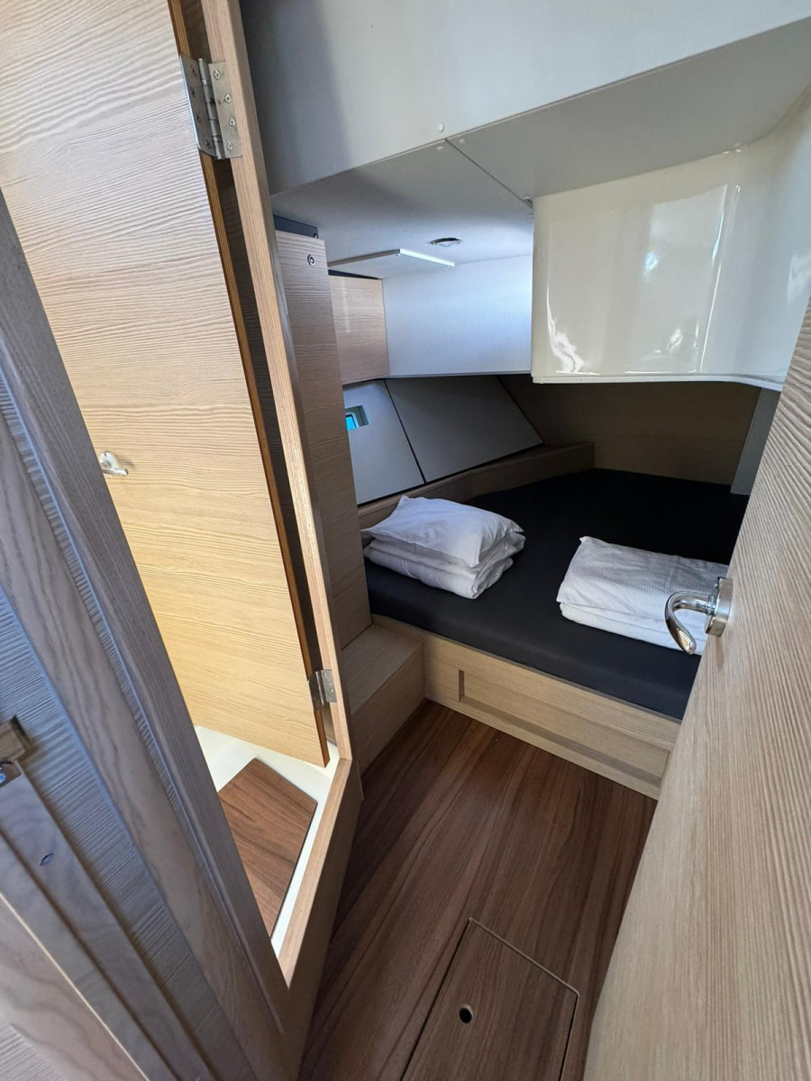 Croatia Sailing Cruise from Split to Dubrovnik — photo 12