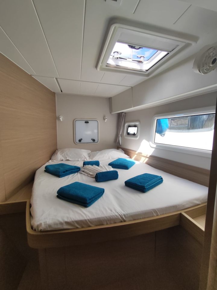 Lagoon 42 - 4 + 2 cab. — photo 12