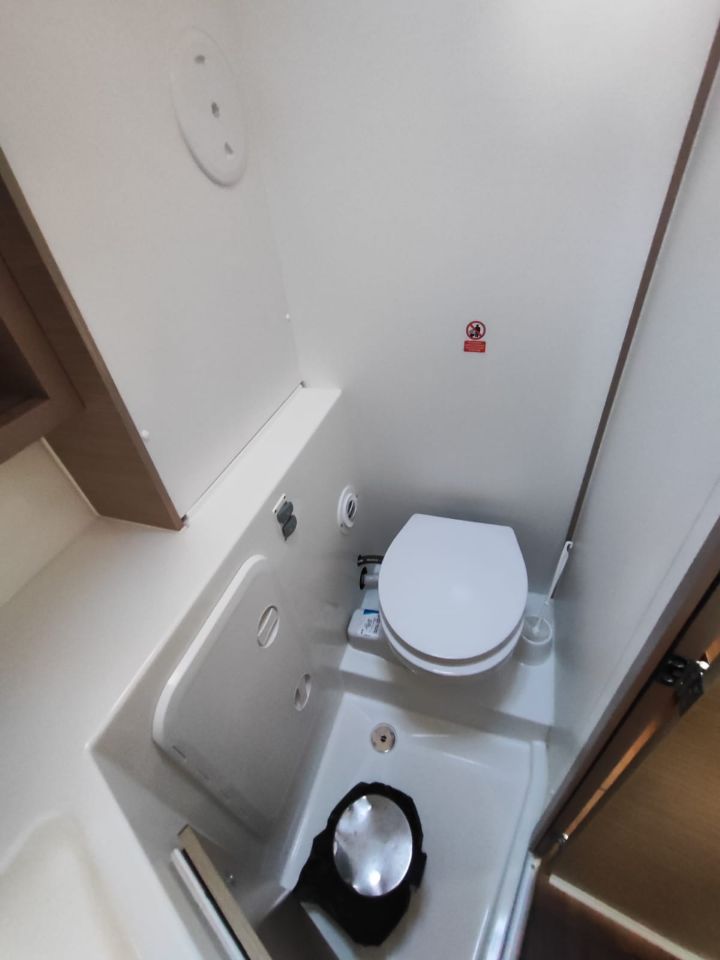 Lagoon 42 - 4 + 2 cab. — photo 3