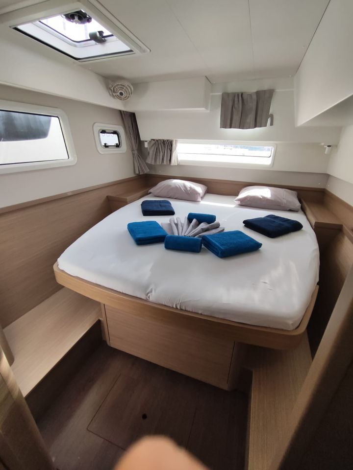 Lagoon 42 - 4 + 2 cab. — photo 13