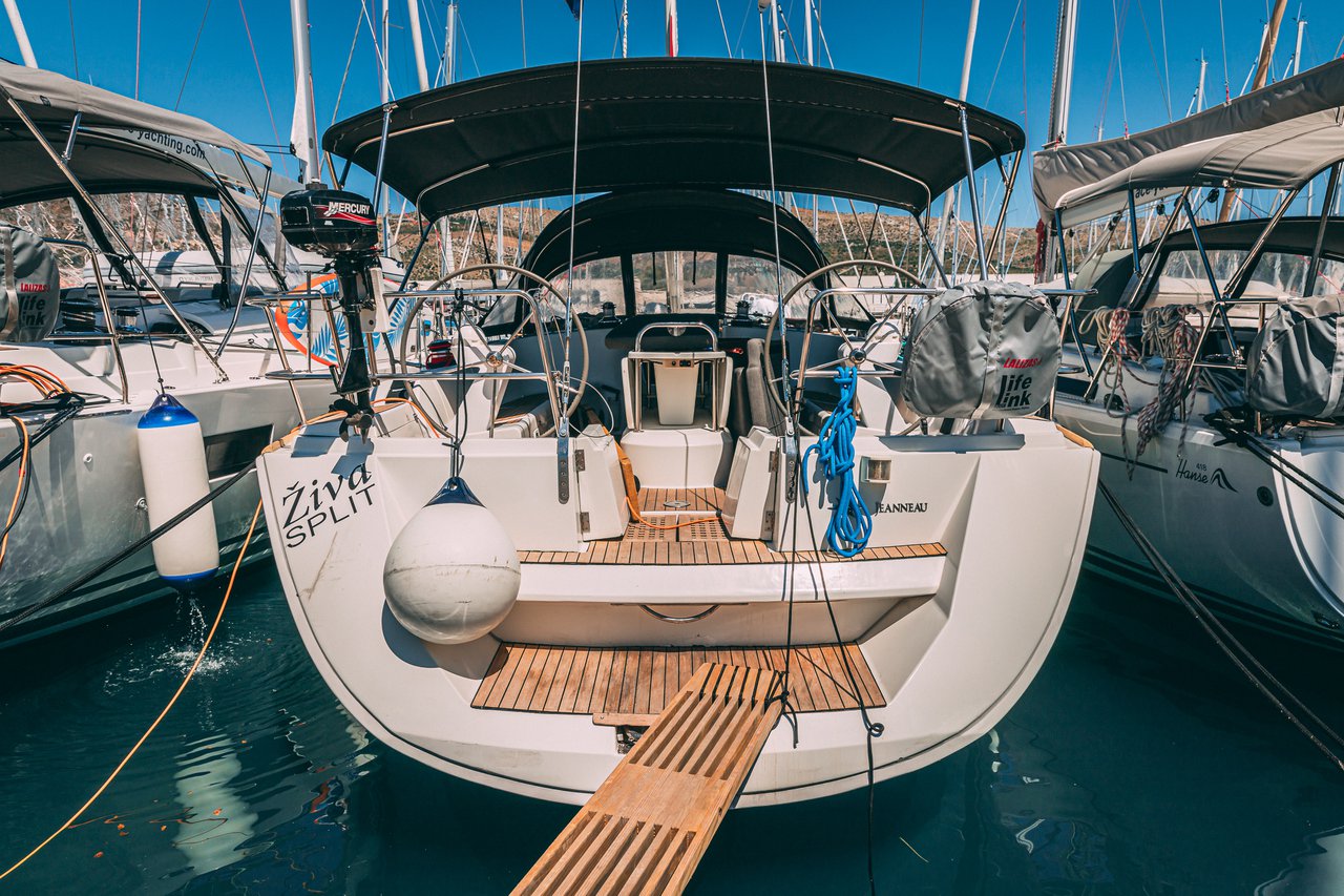 Sun Odyssey 49 — photo 1
