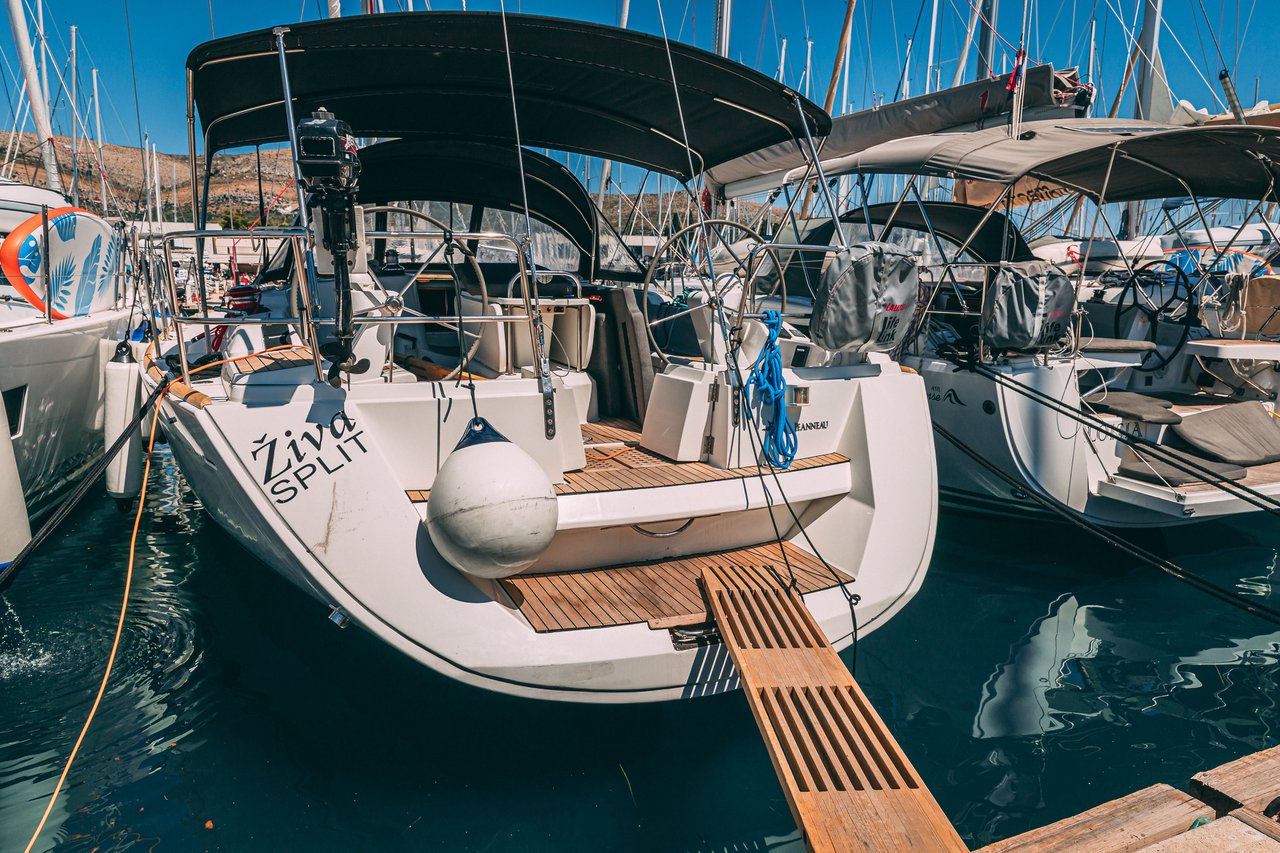 Sun Odyssey 49 — photo 3