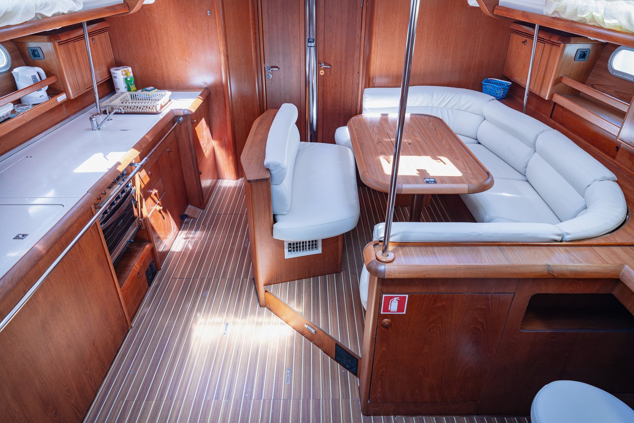 Sun Odyssey 49 — photo 7