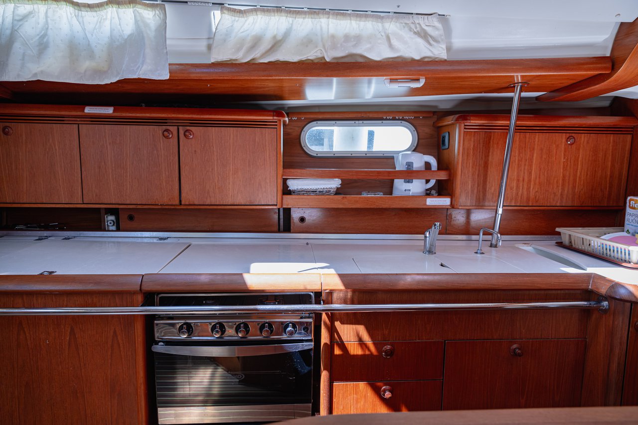 Sun Odyssey 49 — photo 10