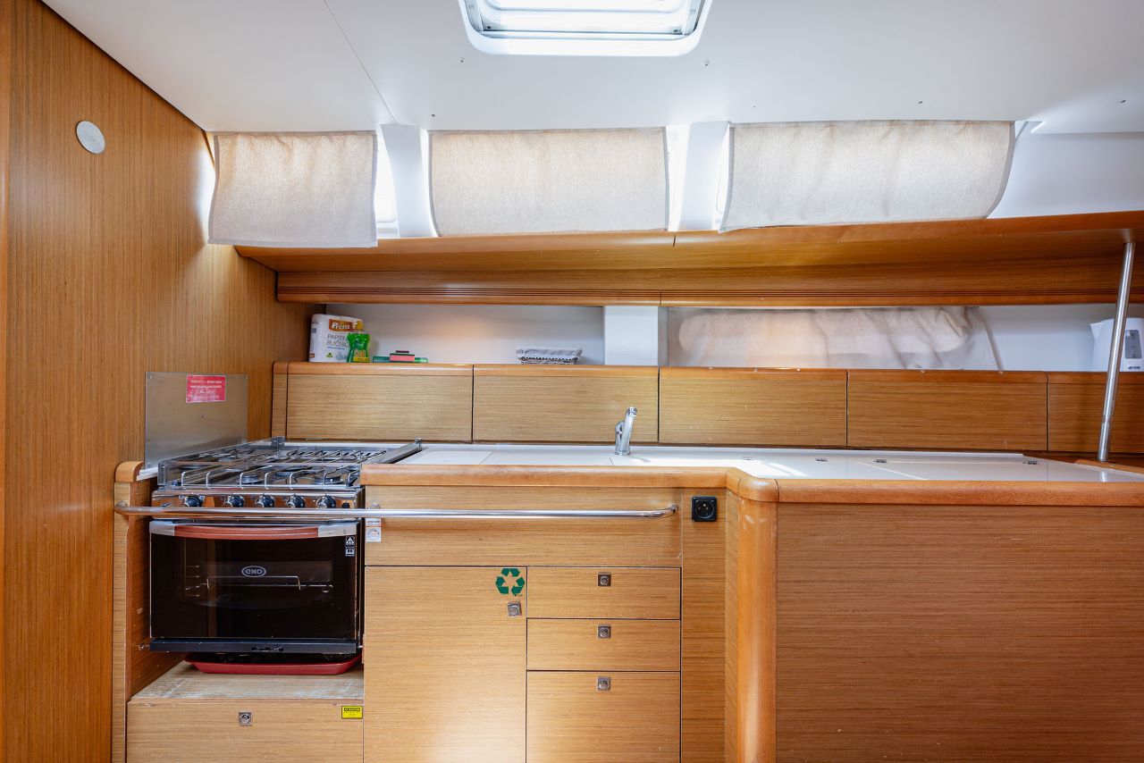 Sun Odyssey 49i — photo 20